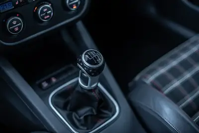 VW Golf 2.0 TFSI GTI Edition 30 — Sportive 230 ch, boîte manuelle rare, expertisée — Miniature 16