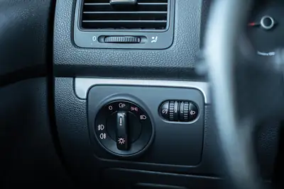 VW Golf 2.0 TFSI GTI Edition 30 — Sportive 230 ch, boîte manuelle rare, expertisée — Miniature 18