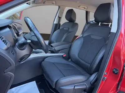 Renault Kadjar 1.3 Turbo Intens EDC — SUV dynamique, sans accident, équipé GPS — Thumbnail 9