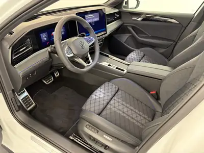 VW Passat Break 1.5 TSI PHEV R-Line 2026 — Hybride rechargeable, quasi neuve — dashboard