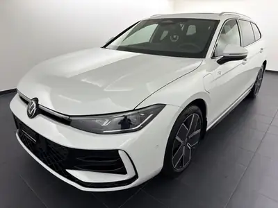 Volkswagen Passat 1.5 TSI PHEV R-Line — Berline rechargeable performante, quasi neuve — exterior view