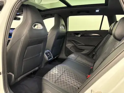 Volkswagen Passat 1.5 TSI PHEV R-Line — Berline rechargeable performante, quasi neuve — Thumbnail 7