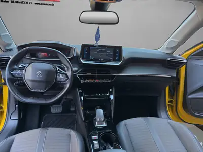 Peugeot 208 1.2 PureTech Allure EAT8 — Citadine dynamique, boîte auto et équipements premium — Thumbnail 14