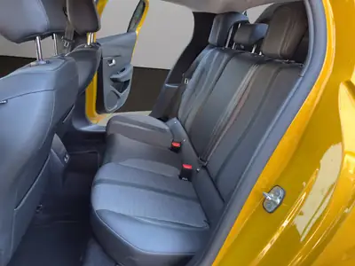 Peugeot 208 1.2 PureTech Allure EAT8 — Citadine dynamique, boîte auto et équipements premium — Thumbnail 13