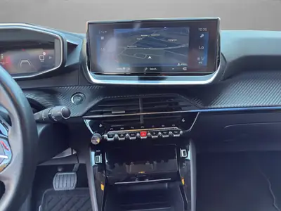 Peugeot 208 1.2 PureTech Allure EAT8 — Citadine dynamique, boîte auto et équipements premium — Thumbnail 15