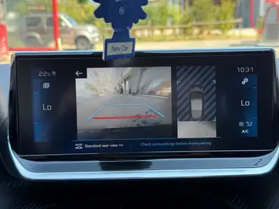 Peugeot 208 1.2 PureTech Allure EAT8 — Citadine dynamique, boîte auto et équipements premium — Thumbnail 26