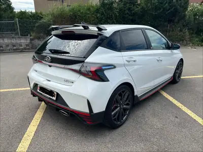 Hyundai i20 N 1.6 T-GDi — Sportive compacte 204 ch, 30'000 km seulement — Heckansicht