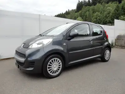 Peugeot 107 1.0 Trendy — Petite citadine économique, entretien minimal — vista esterna