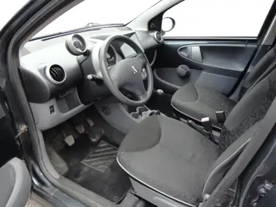 Peugeot 107 1.0 Trendy — Petite citadine économique, entretien minimal — Miniatura 7