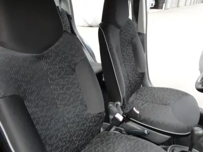 Peugeot 107 1.0 Trendy — Petite citadine économique, entretien minimal — Miniatura 10