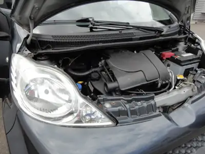 Peugeot 107 1.0 Trendy — Petite citadine économique, entretien minimal — Miniatura 16