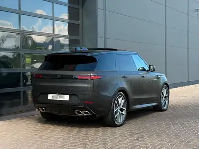 Land Rover Range Rover Sport 4.4 V8 First Edition — Performance brute et luxe britannique — fianco