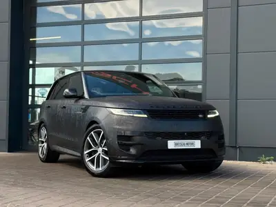 Land Rover Range Rover Sport 4.4 V8 First Edition — Performance brute et luxe britannique — vista esterna