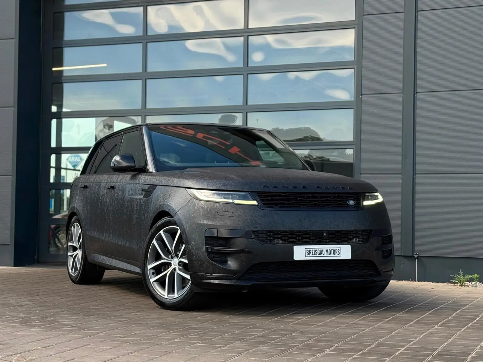 Land Rover Range Rover Sport 4.4 V8 First Edition — Performance brute et luxe britannique