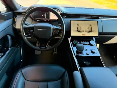 Land Rover Range Rover Sport 4.4 V8 First Edition — Performance brute et luxe britannique — cruscotto
