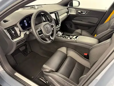 Volvo V60 T8 eAWD Polestar — Hybride rechargeable haute performance, 26 500 km seulement — cruscotto