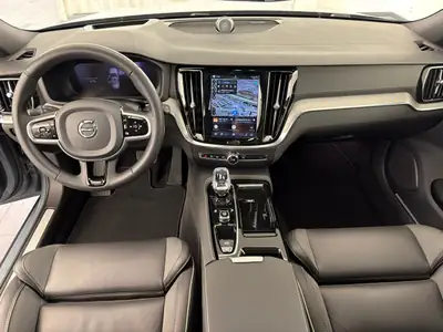 Volvo V60 T8 eAWD Polestar — Hybride rechargeable haute performance, 26 500 km seulement — Miniatura 7