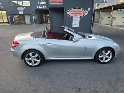Mercedes-Benz SLK 350 V6 — Cabriolet sportif, 272 ch et intérieur rouge signature — fianco