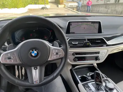 BMW 730Ld xDrive — Berline de luxe hybride diesel, 130 000 km, sans accident — dettaglio