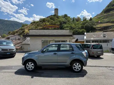 Daihatsu Terios 1.5 16V 4WD — SUV compact authentique, transmission automatique, 4x4 intégral — exterior view