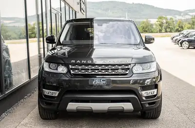 Land Rover Range Rover Sport 4.4 SDV8 HSE — Prestige SUV diesel, roues Overfinch 22" — Heckansicht