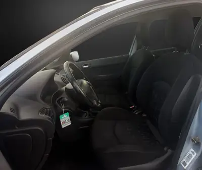 Peugeot 206 SW 1.6 16V XS — Breaks spacieux d'époque, sans accident — Thumbnail 7