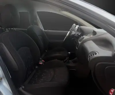 Peugeot 206 SW 1.6 16V XS — Breaks spacieux d'époque, sans accident — Thumbnail 9