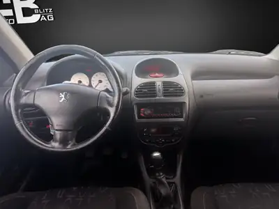 Peugeot 206 SW 1.6 16V XS — Breaks spacieux d'époque, sans accident — Thumbnail 11