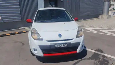 Renault Clio 1.2 TCe 100 S — Citadine fiable, faible kilométrage, sans sinistre — vista posteriore