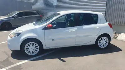 Renault Clio 1.2 TCe 100 S — Citadine fiable, faible kilométrage, sans sinistre — cruscotto