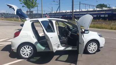 Renault Clio 1.2 TCe 100 S — Citadine fiable, faible kilométrage, sans sinistre — Miniatura 9