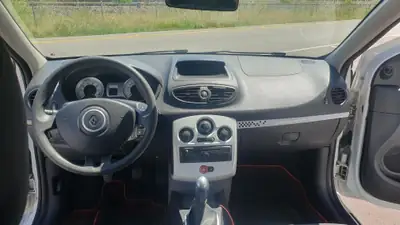 Renault Clio 1.2 TCe 100 S — Citadine fiable, faible kilométrage, sans sinistre — Miniatura 12