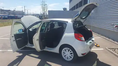 Renault Clio 1.2 TCe 100 S — Citadine fiable, faible kilométrage, sans sinistre — Miniatura 10