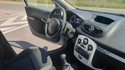 Renault Clio 1.2 TCe 100 S — Citadine fiable, faible kilométrage, sans sinistre — Miniatura 13