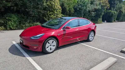 Tesla Model 3 Long Range Dual Motor — Électrique performante, 284'000 km, état impeccable — arrière