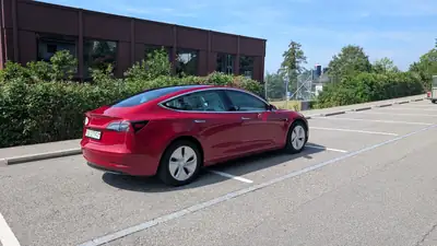 Tesla Model 3 Long Range Dual Motor — Électrique performante, 284'000 km, état impeccable — intérieur