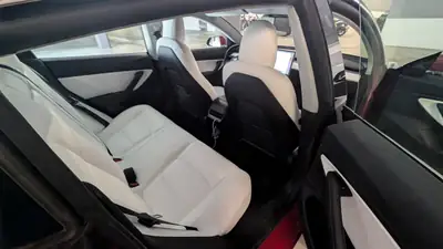Tesla Model 3 Long Range Dual Motor — Électrique performante, 284'000 km, état impeccable — détail