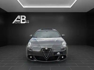 Alfa Romeo Giulietta QV-Line 170 PS — Compacte sportive italienne, état impeccable — exterior view