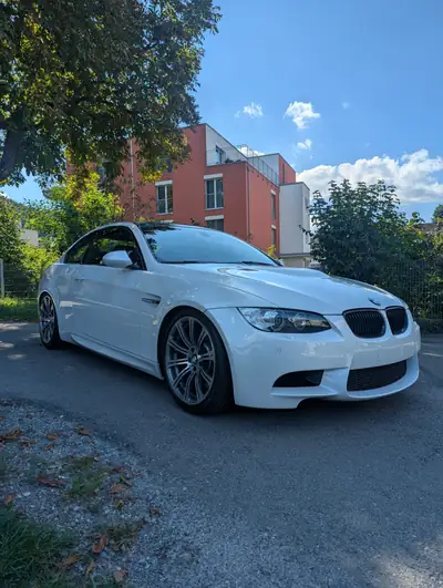 BMW M3 Coupé 2011 — 420 ch de pure performance, seulement 53'000 km — fianco