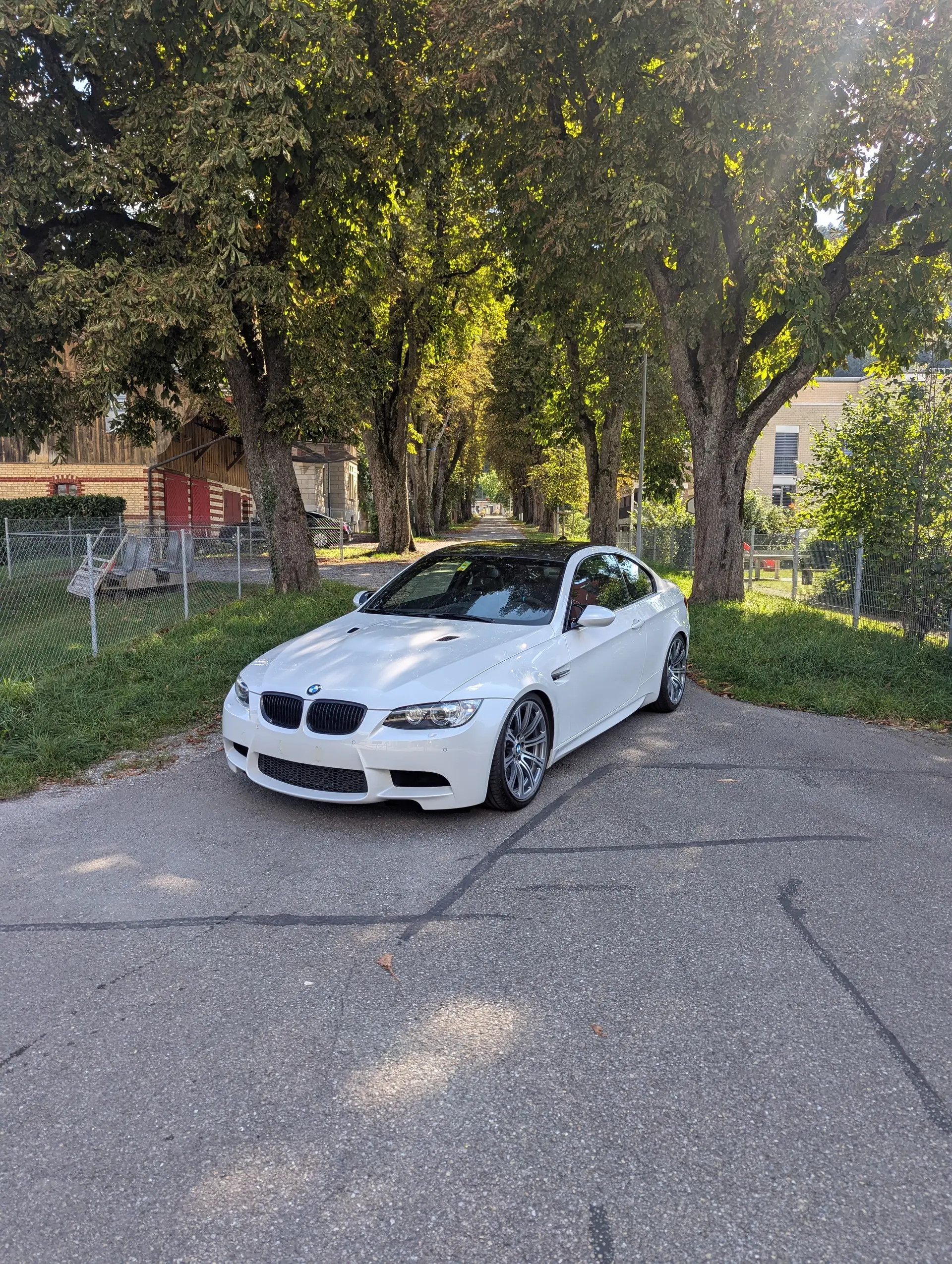 BMW M3 Coupé 2011 — 420 ch de pure performance, seulement 53'000 km — vista esterna