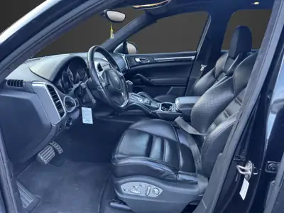 Porsche Cayenne Turbo 2010 — SUV de prestige 500 ch, contrôle technique du jour — Thumbnail 10