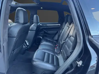 Porsche Cayenne Turbo 2010 — SUV de prestige 500 ch, contrôle technique du jour — Thumbnail 16