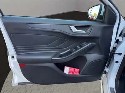 Ford Focus 1.0 SCTi ST Line — Compacte dynamique, automatique, sans sinistre — Thumbnail 12