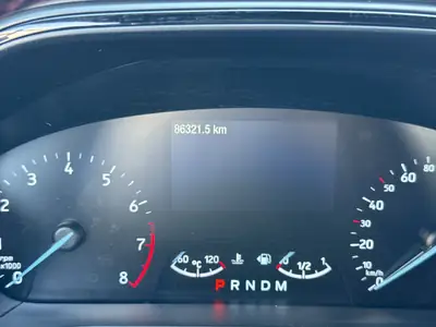 Ford Focus 1.0 SCTi ST Line — Compacte dynamique, automatique, sans sinistre — Thumbnail 11