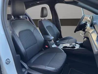 Ford Focus 1.0 SCTi ST Line — Compacte dynamique, automatique, sans sinistre — Thumbnail 17