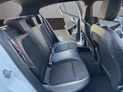 Ford Focus 1.0 SCTi ST Line — Compacte dynamique, automatique, sans sinistre — Thumbnail 18