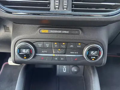 Ford Focus 1.0 SCTi ST Line — Compacte dynamique, automatique, sans sinistre — Thumbnail 16