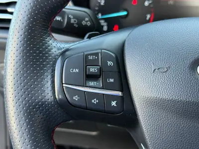 Ford Focus 1.0 SCTi ST Line — Compacte dynamique, automatique, sans sinistre — Thumbnail 25