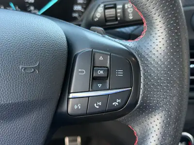 Ford Focus 1.0 SCTi ST Line — Compacte dynamique, automatique, sans sinistre — Thumbnail 26