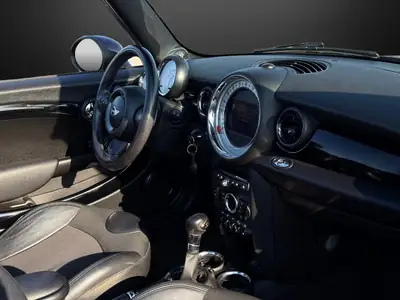 MINI Cooper S Cabriolet — Décapotable sportive 184 ch, toit ouvert, top équipement — Thumbnail 9